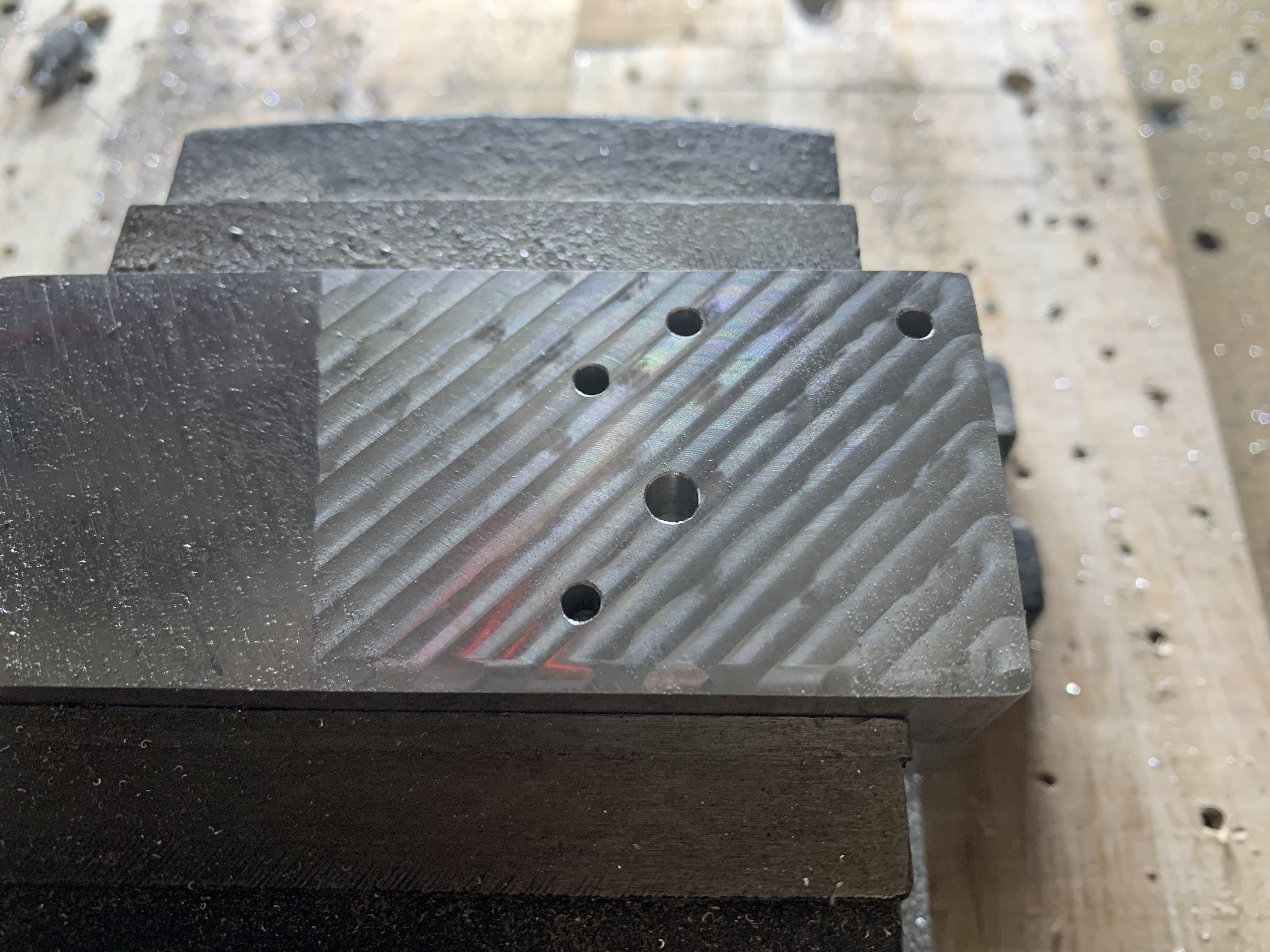 銑平、鑽定位銷孔、固定孔