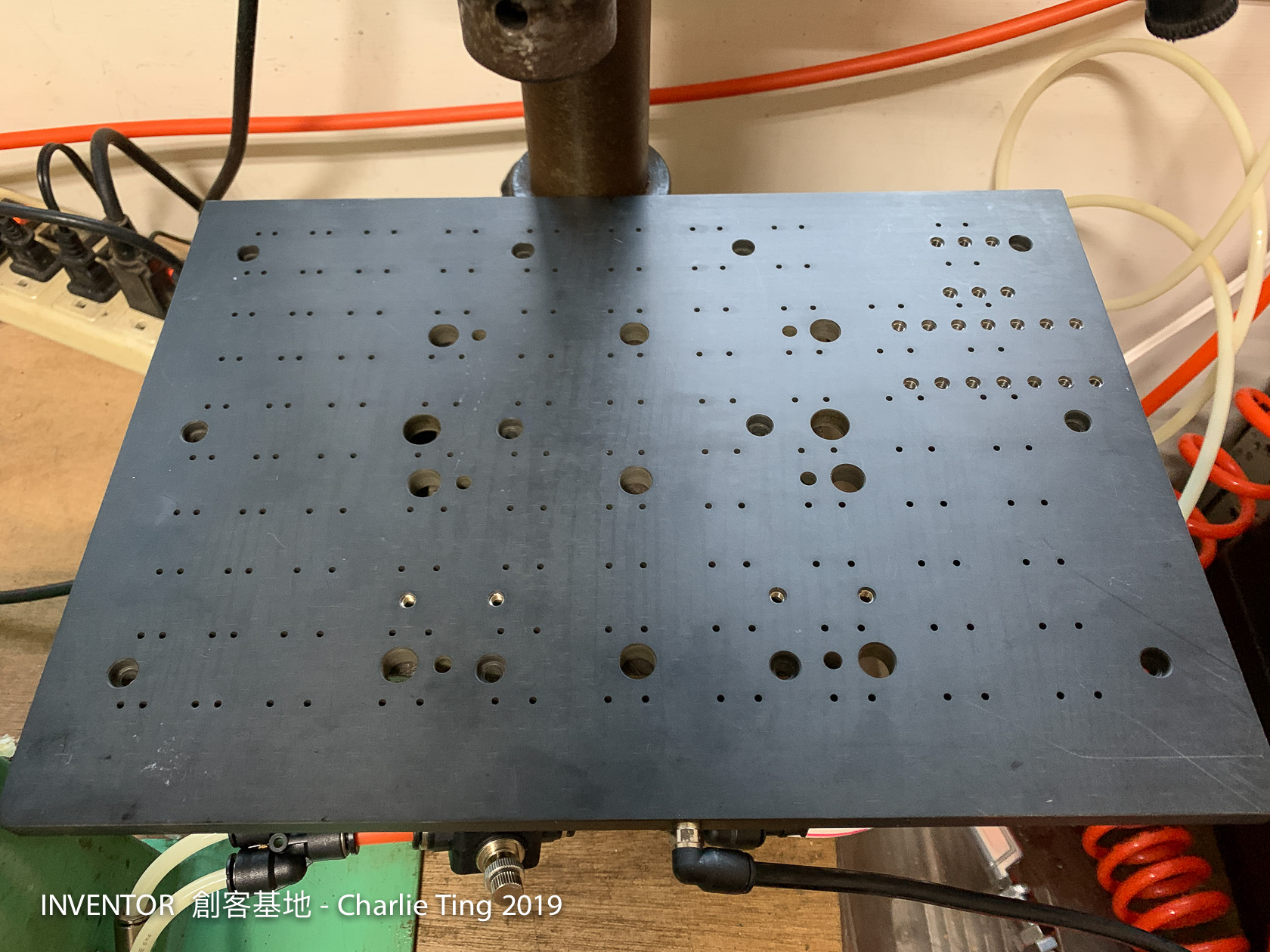 這個真空吸盤準備拿來作為 UV平噴機和 CNC 使用。