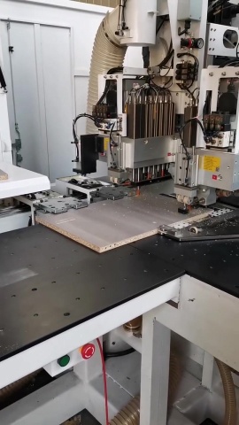 CNC-多刀頭自動加工.mp4