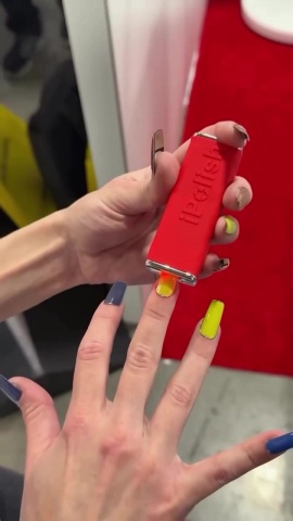 E-ink 的指甲彩繪應用